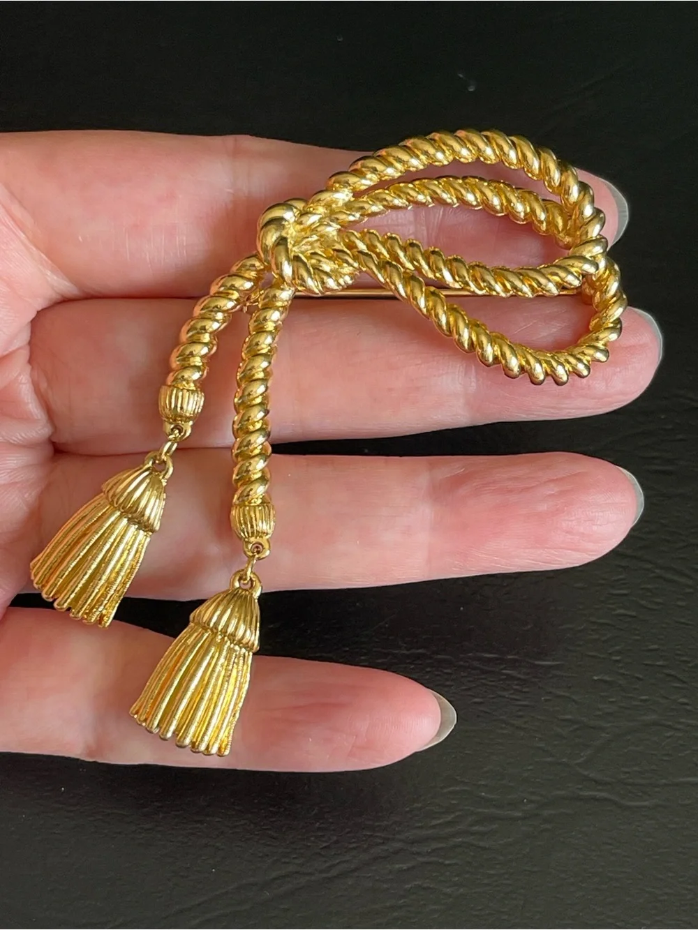 Vintage Avon Gold Rope Tassel brooch.